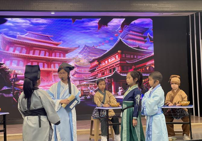国培中心，外教，剧特色课程国培中心外教戏剧特色课程本学期末展演均已成功落幕,国培中心