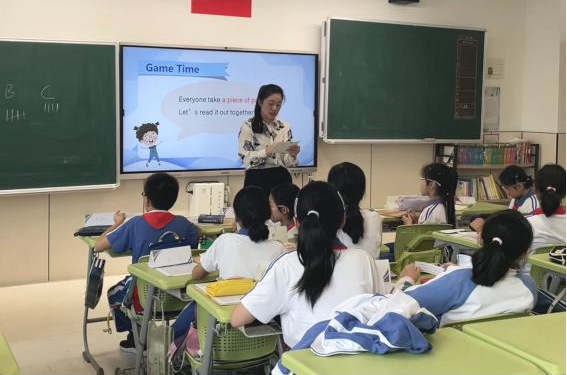培训动态,自信演讲展现风采国培中心携手新莲小学中英双语模联课程圆满结课自信演讲,展现风采——国培中心携手新莲小学中英双语模联课程圆满结课,国培中心