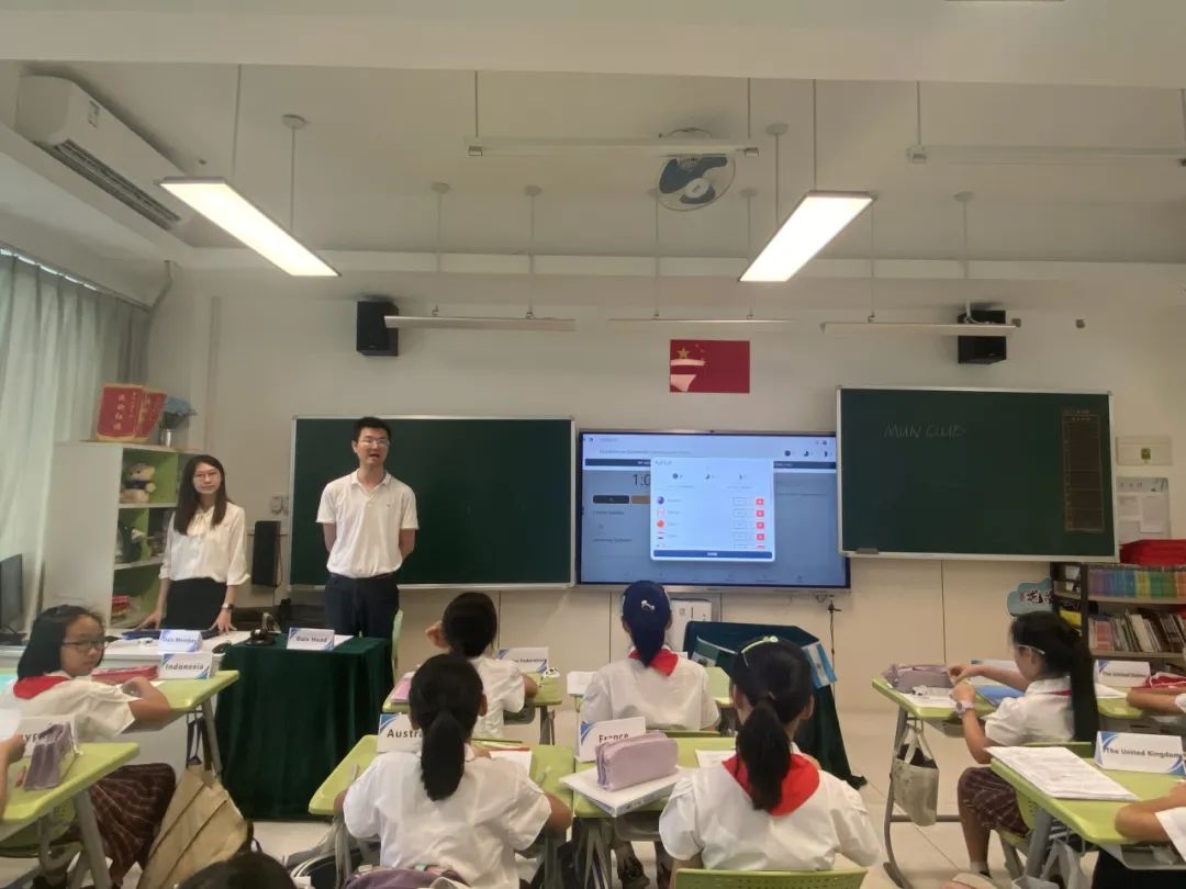 培训动态,自信演讲展现风采国培中心携手新莲小学中英双语模联课程圆满结课自信演讲,展现风采——国培中心携手新莲小学中英双语模联课程圆满结课,国培中心