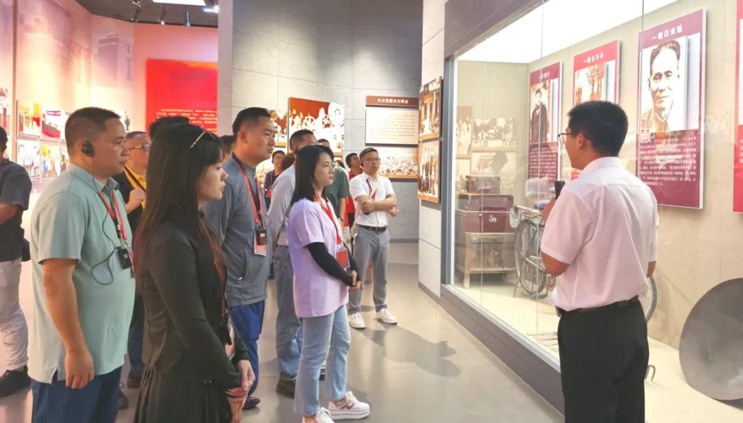 培训动态,传承伟大精神，激励新时代征程——2024年龙岗区新的社会阶层人士“点燃学习”培训班圆满结业传承伟大精神，激励新时代征程——2024年龙岗区新的社会阶层人士“点燃学习”培训班圆满结业,国培中心